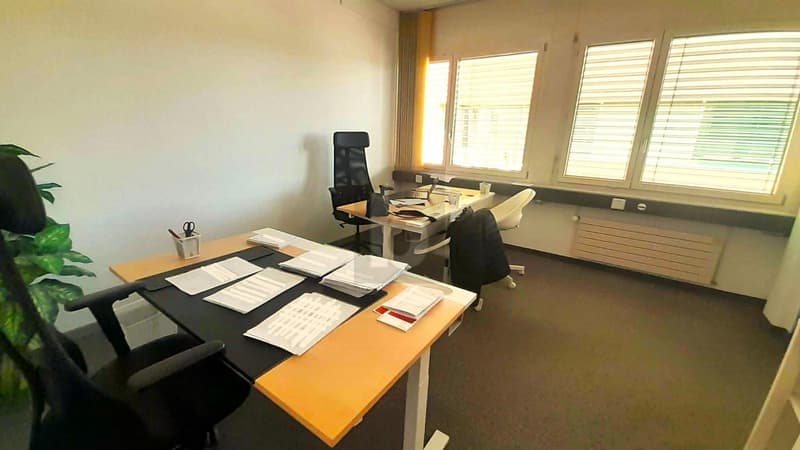 BUREAUX PRIVATIFS LUMINEUX AVEC ESPACES PARTAGÉS (1)