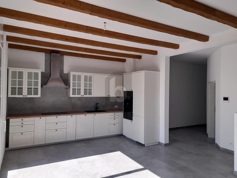 3.5 ZIMMER ATTIKA MIT EINZIGARTIGEM BURGCHARAKTER (2)