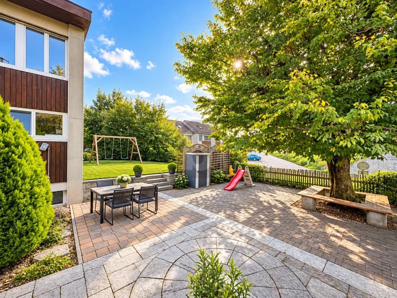 KERNSANIERT MIT ATEMBERAUBENDEM GARTENBEREICH (1)