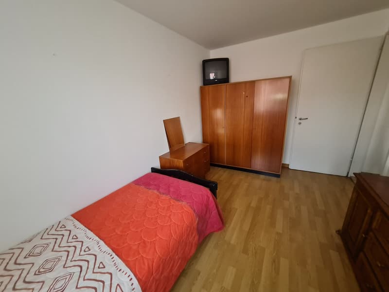 Appartamento di 3 locali situato in zona tranquilla con balcone (6)