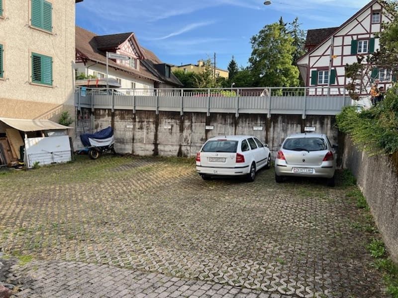 Parcheggio esterno in affitto (2)