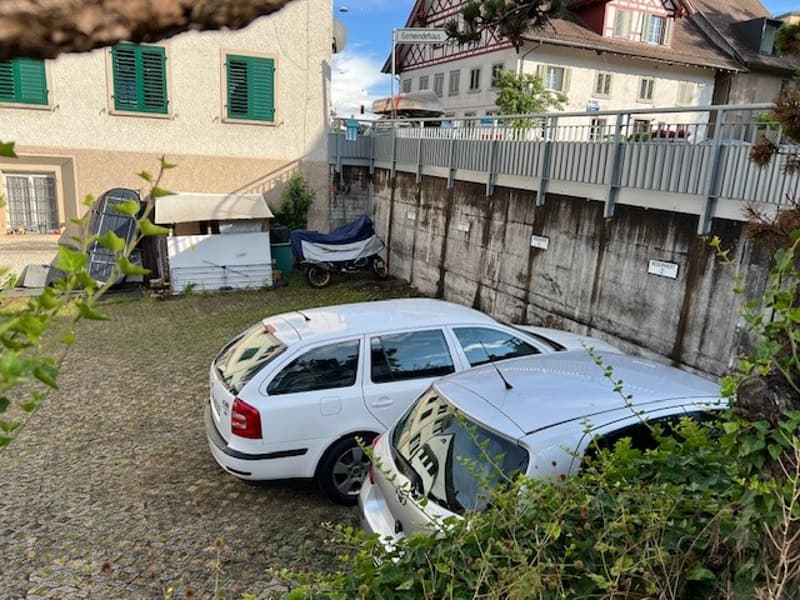 Parcheggio esterno in affitto (3)
