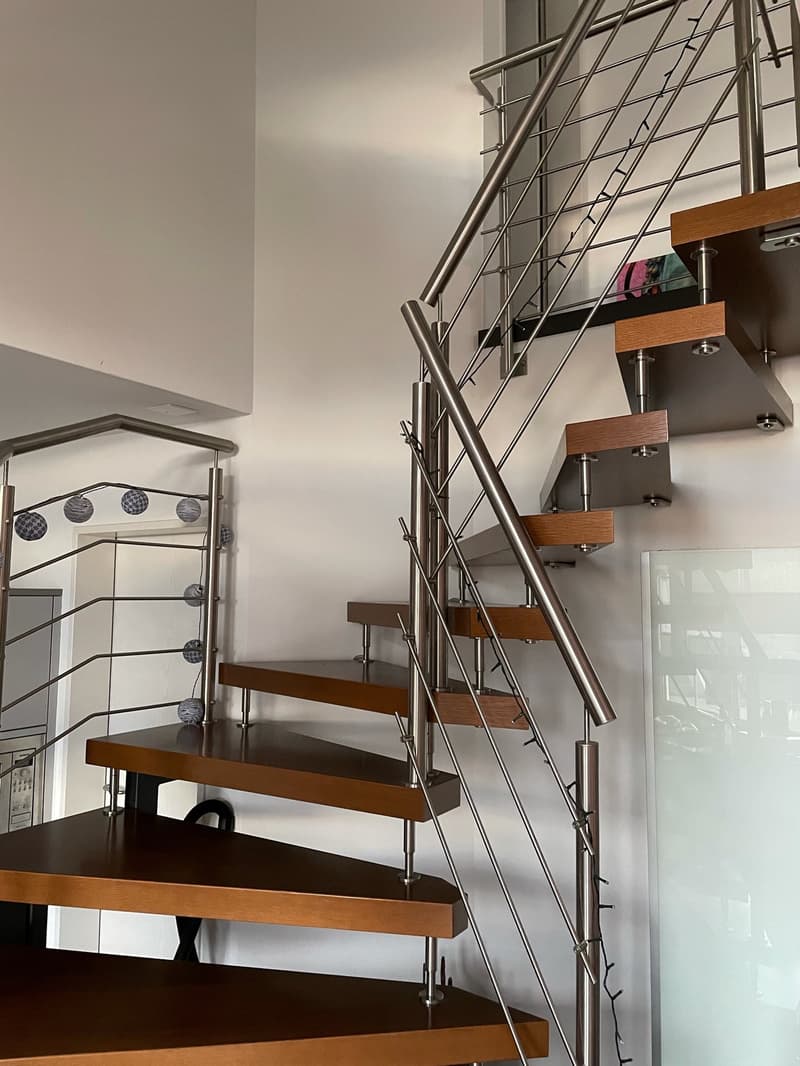 3 1/2-Zimmer-Maisonette-Wohnung mit traumhafter Aussicht (10)