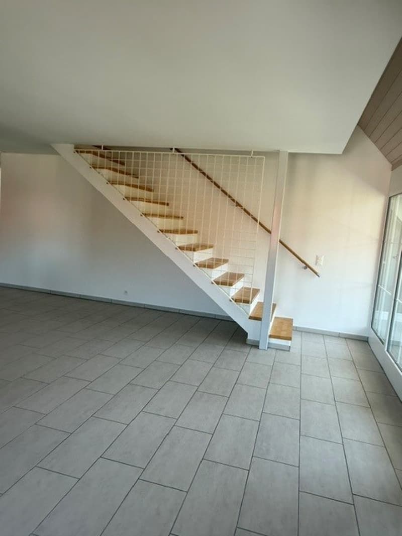 Grosszügige Maisonette-Wohnung im Grünen gelegen (8)
