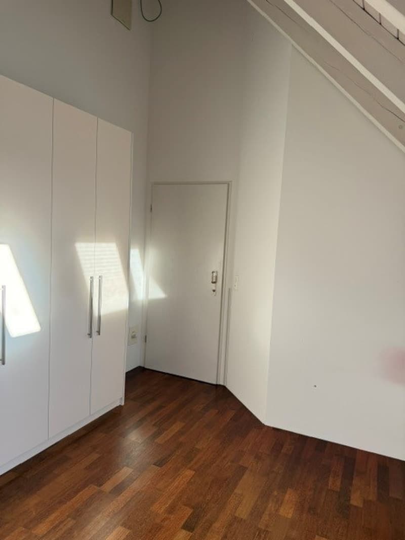 3 1/2-Zimmer-Maisonette-Wohnung mit traumhafter Weitsicht mitten im Golfparadies (23)