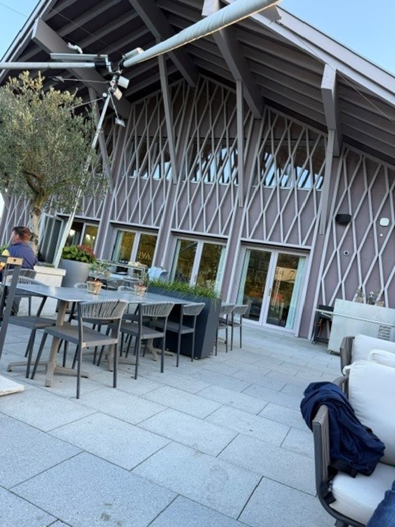 3 1/2-Zimmer-Maisonette-Wohnung mit traumhafter Weitsicht mitten im Golfparadies (30)
