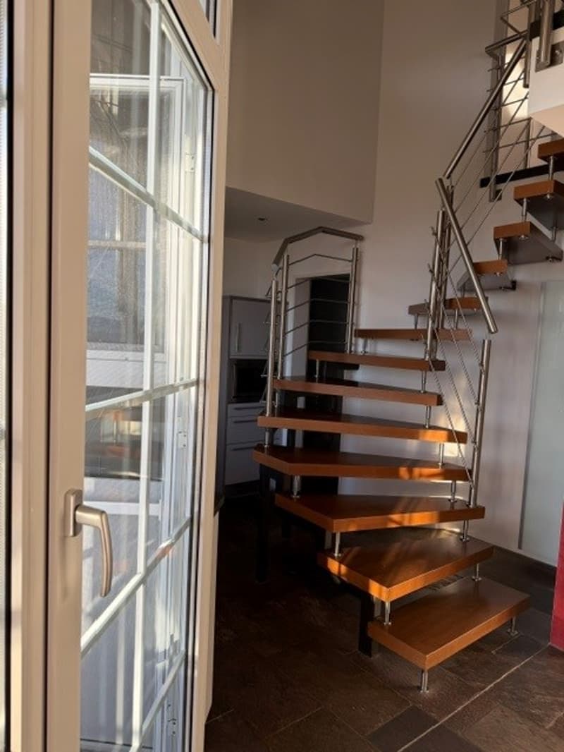 3 1/2-Zimmer-Maisonette-Wohnung mit traumhafter Weitsicht mitten im Golfparadies (18)