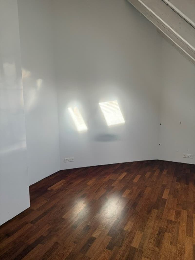 3 1/2-Zimmer-Maisonette-Wohnung mit traumhafter Weitsicht mitten im Golfparadies (21)