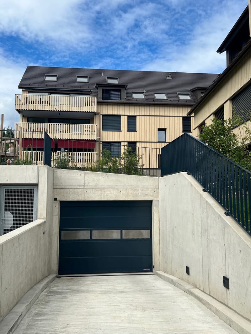 Tiefgaragenplatz (2)