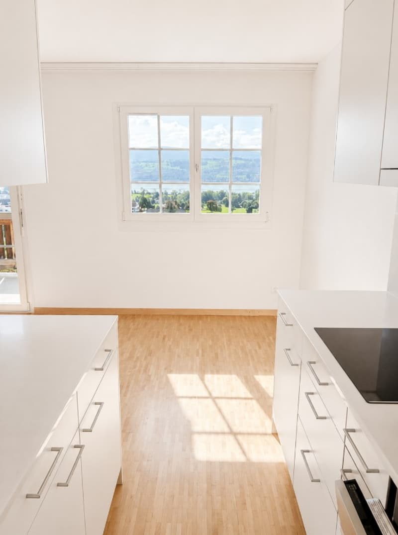 Charmant appartement 3.5 pièces avec vue panoramique à Uetikon am See (4)