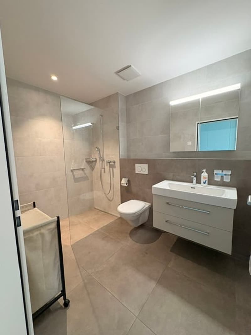 Moderne 3.5 Zimmer-Wohnung nach Eigentumsstandard (11)