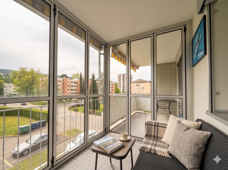 Appartamento di 2 camere luminoso con balcone e serra invernale in una posizione tranquilla (6)