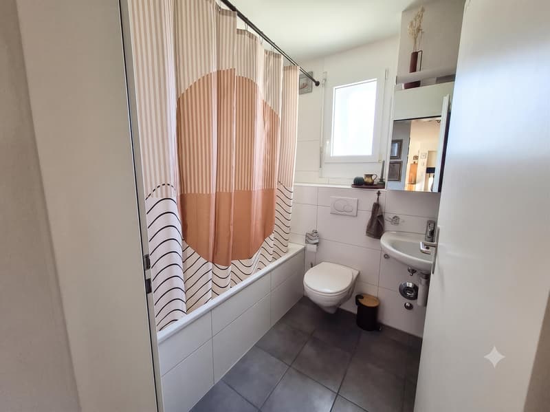 Spacious 4.5-room apartment in the center of Illnau (3)