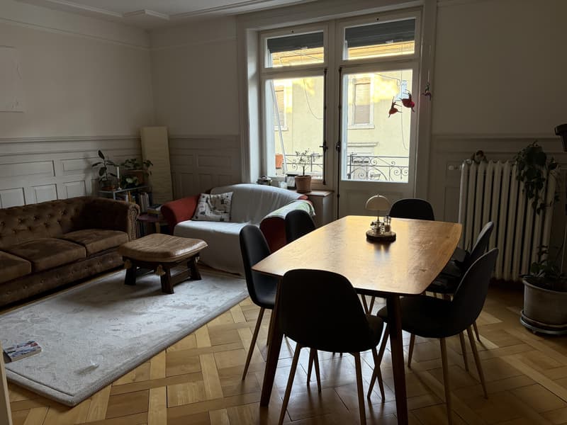 Charming City Apartment (2)