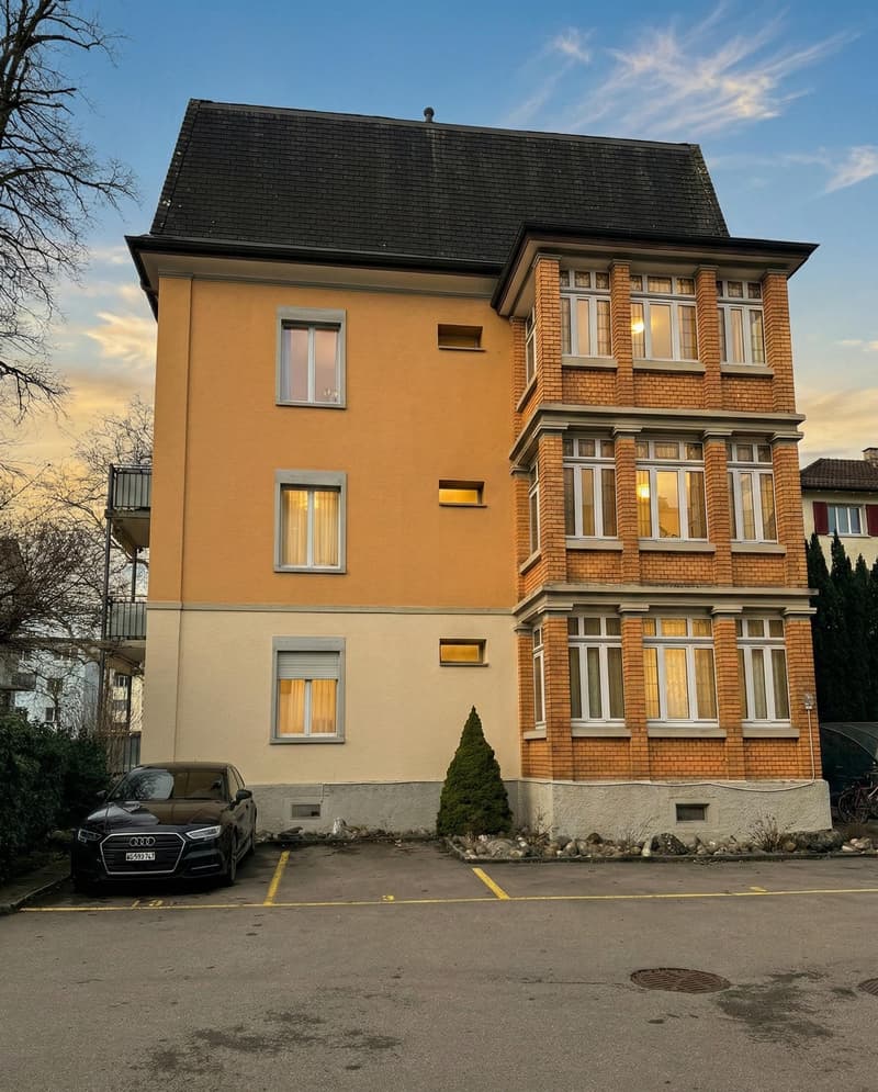 Charmante 1.5-Zimmer-Wohnung mit verglaster Veranda an zentraler Lage in Winterthur (4)