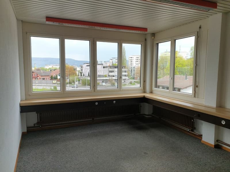 Attraktive Büro- und Gewerbeliegenschaft in Suhr (8)