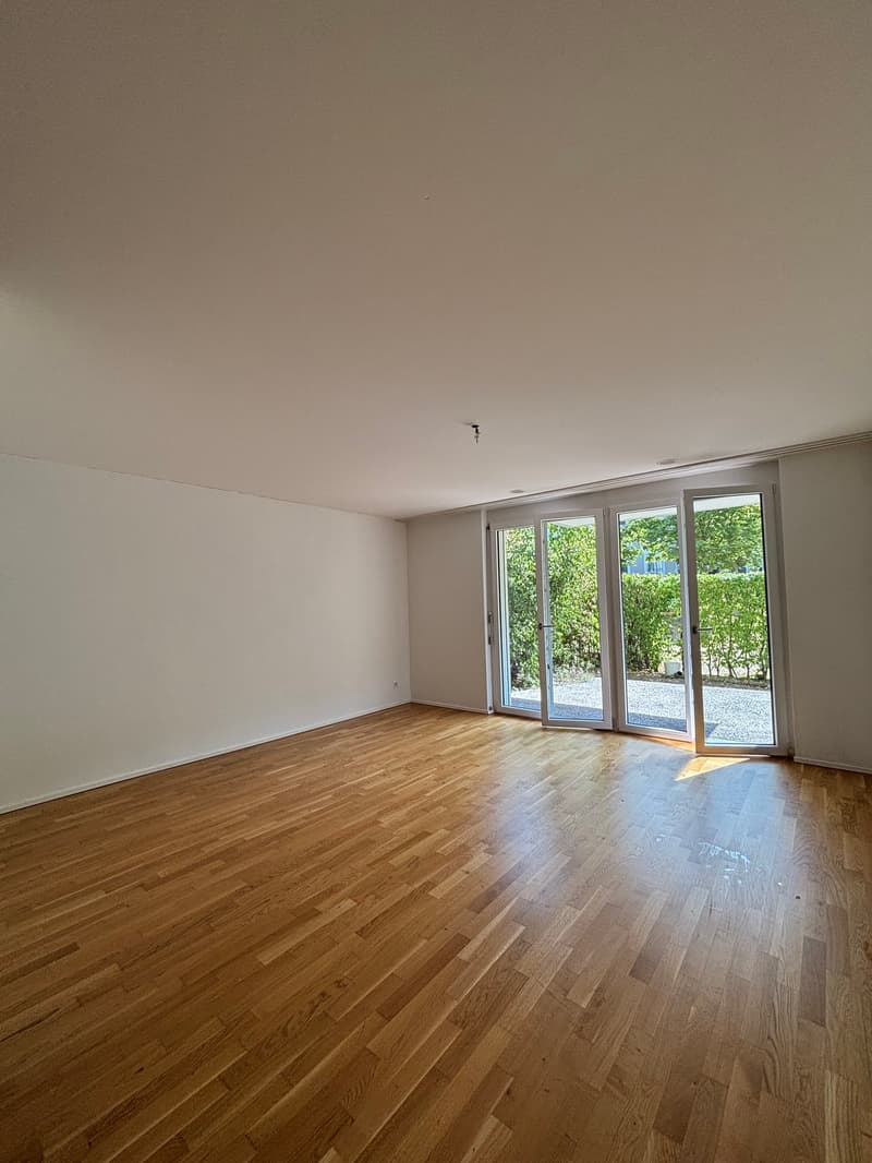 Moderne und stilvolle Wohnung mit Gartensitzplatz (2)