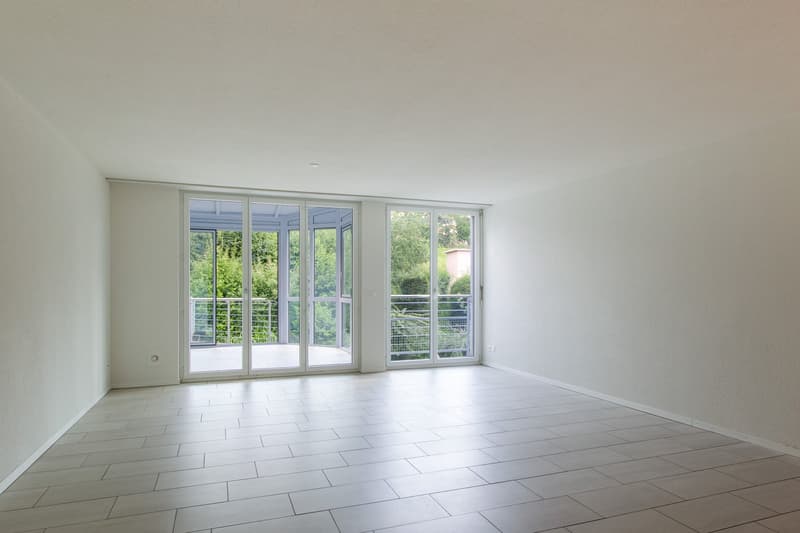 Appartement lumineux 3.5 pièces avec jardin d'hiver et espace de jardin à Gockhausen (2)