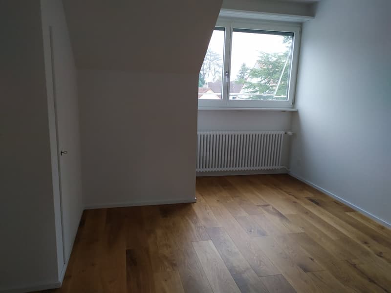 Charmant appartement de 4 pièces au dernier étage avec vue sur le lac à Küsnacht ZH (8)