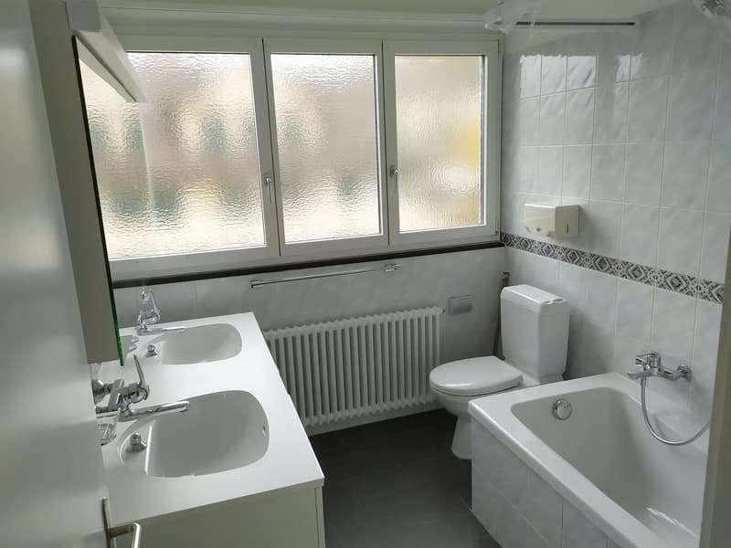 Charmant appartement de 4 pièces au dernier étage avec vue sur le lac à Küsnacht ZH (10)
