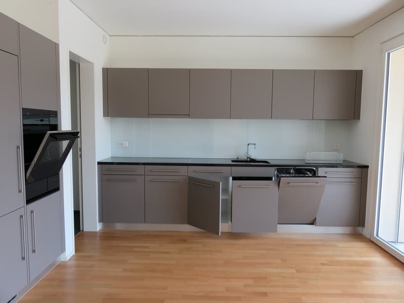 Schöne 3.5-Zimmer-Wohnung mit zwei Balkonen in familiärer Umgebung (2)