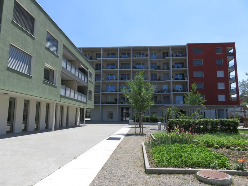 Schöne 3.5-Zimmer-Wohnung mit zwei Balkonen in familiärer Umgebung (1)
