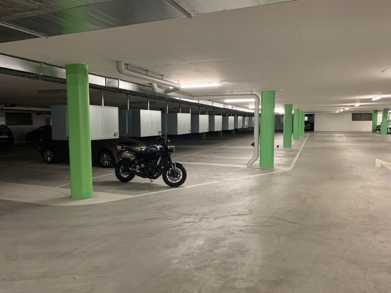 Posto auto in affitto in una posizione centrale a Bonstetten (5)