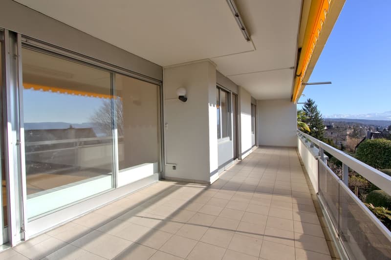 Grosszügige 5.5-Zimmer-Wohnung mit Panoramablick (3)