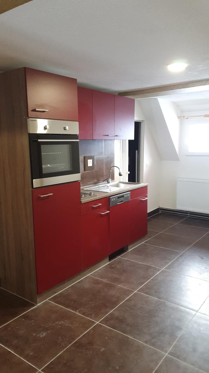 Appartement ensoleillé de 3 pièces avec balcon et vue sur les montagnes (2)