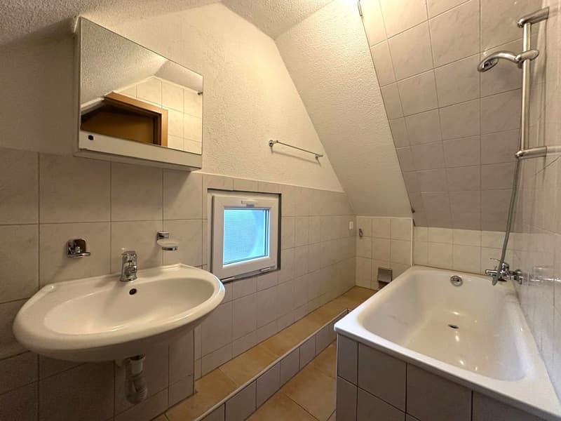 Charmante 2.5-Zimmer-Wohnung im Dachgeschoss in Romanshorn – ab Dezember 2026 verfügbar (8)