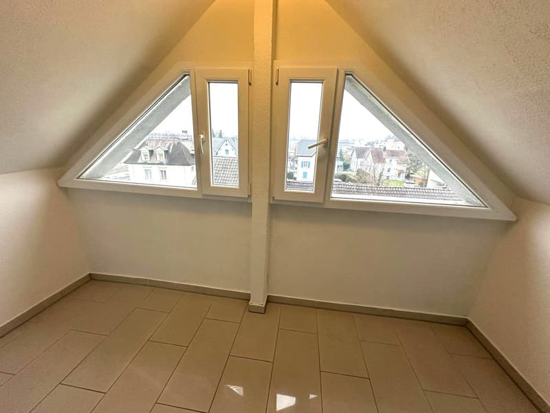 Charmante 2.5-Zimmer-Wohnung im Dachgeschoss in Romanshorn – ab Dezember 2026 verfügbar (4)