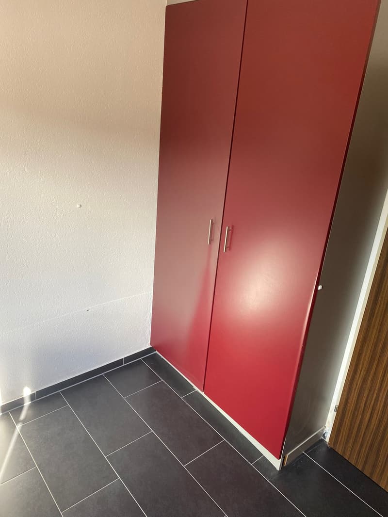 Helle und gemütliche 2.5-Zimmer-Wohnung mit einladender Terrasse (7)