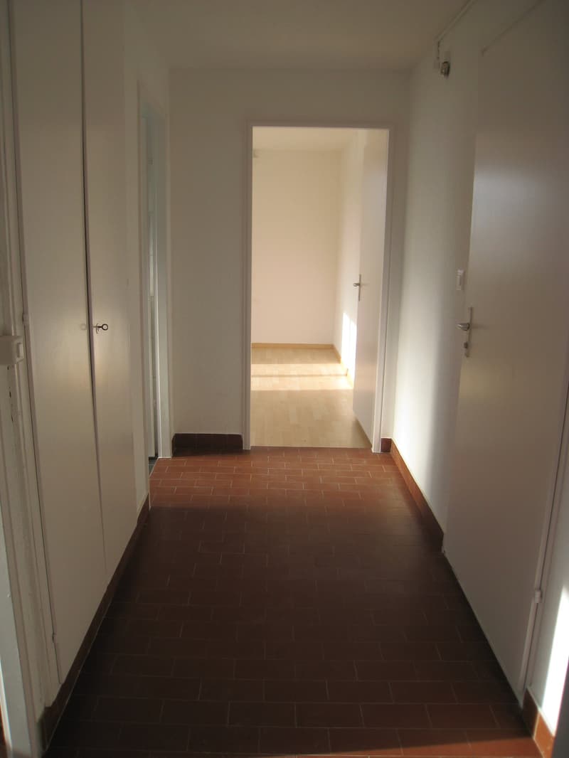 Charmante 2.5-Zimmer-Wohnung mit Balkon in Bürglen TG (4)