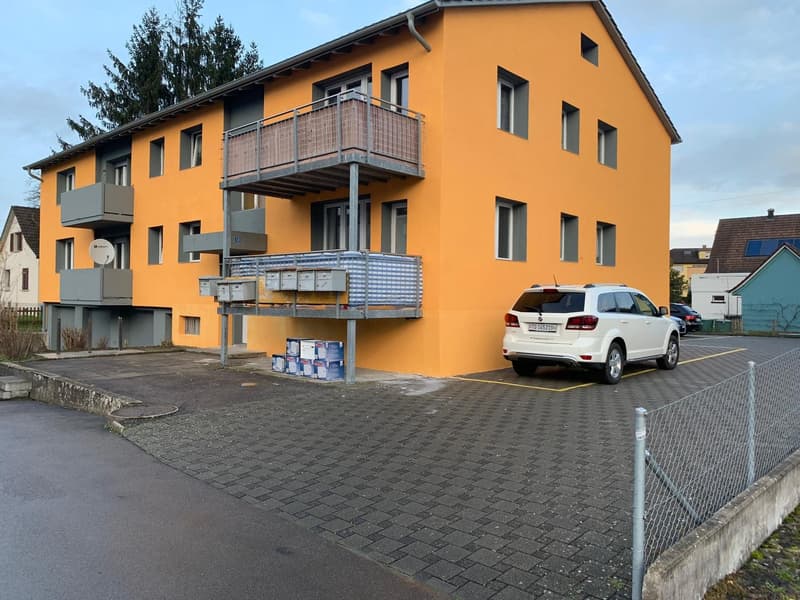 Charmante 2.5-Zimmer-Wohnung mit Balkon in Bürglen TG (1)