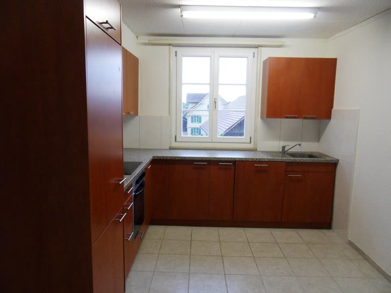 Grosszügige 3.5-Zimmer-Wohnung mit guter Anbindung (2)