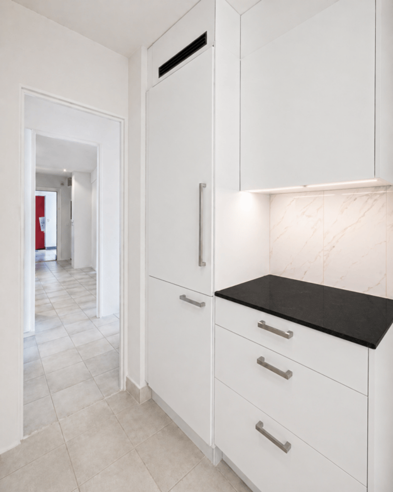 Renovated 4-room apartment (2)