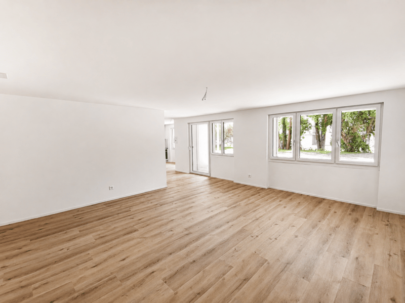 Neu renovierte 2.5-Zimmer-Wohnung mit privatem Sitzplatz (4)