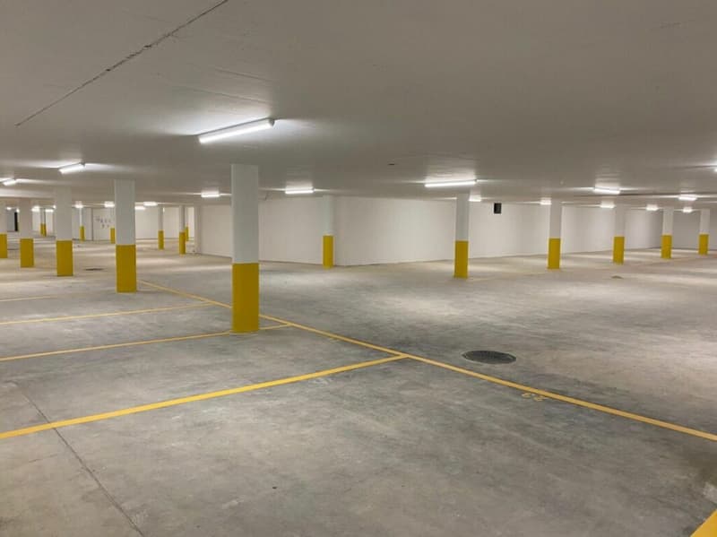 Tiefgaragenparkplätze zu vermieten (4)