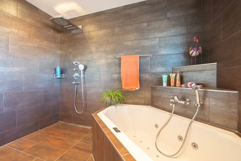 Modern 4.5-room apartment with large balcony - just a few steps from the train station (8)