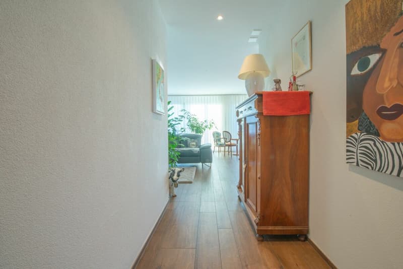 Modern 4.5-room apartment with large balcony - just a few steps from the train station (3)