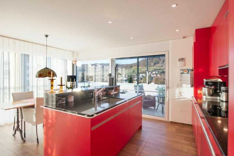 Modern 4.5-room apartment with large balcony - just a few steps from the train station (5)