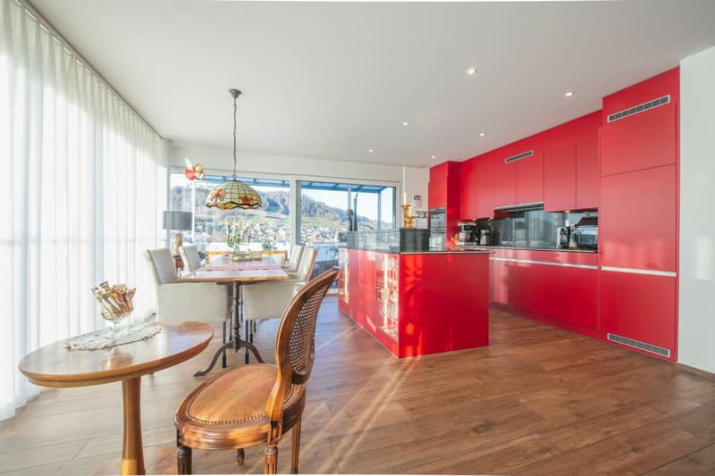 Modern 4.5-room apartment with large balcony - just a few steps from the train station (4)