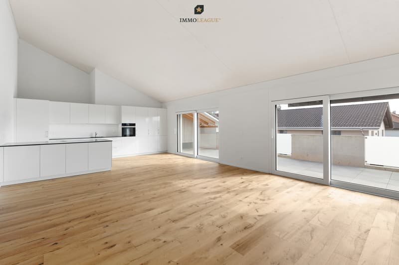 Die Dachwohnung überzeugt durch eine überdurchschnittliche Raumhöhe und hochwertigen Ausbaustandard.