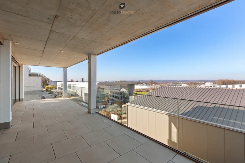 Traumhafte überdachte Terrasse mit Ausblick.