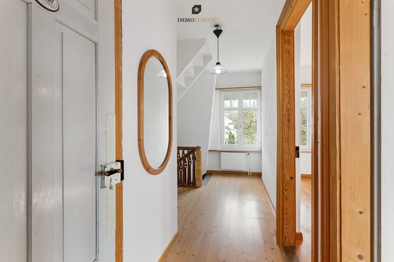 Charmantes Jugendstilhaus mit liebevollen Details und zeitloser Eleganz.