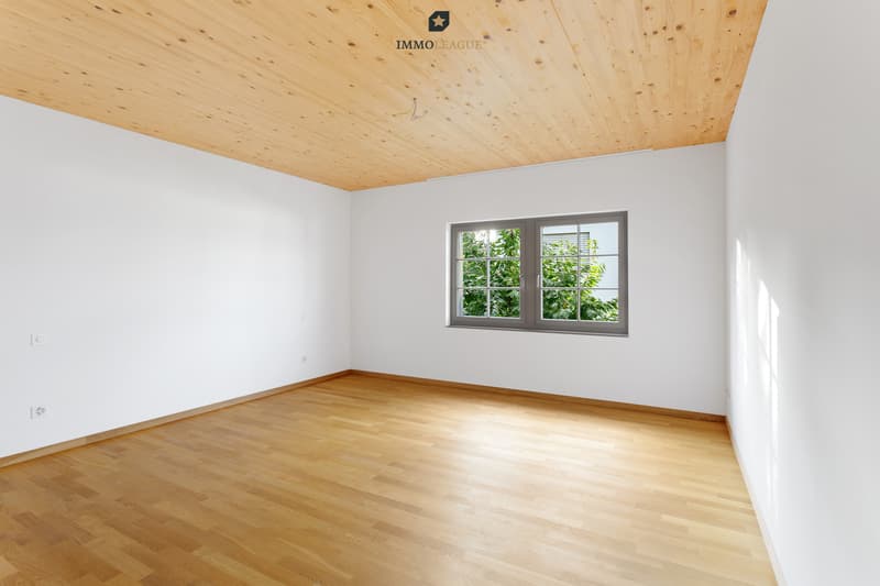 ie Zimmer sind hell und grosszügig. Von einem Zimmer geniessen Sie den Seeblick.