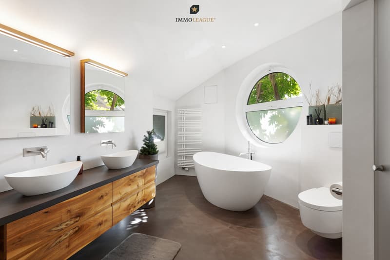 Seltene Gelegenheit: Villa mit Privatweiher an idyllischer Lage. (12)