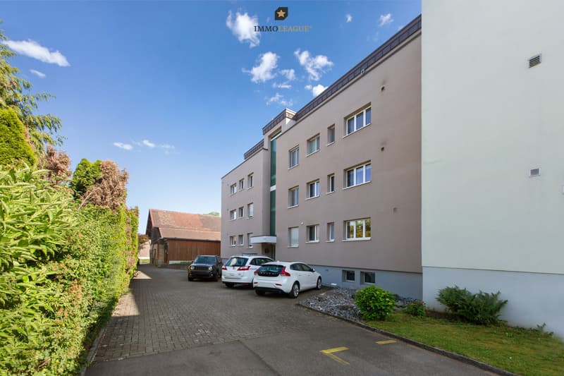 Gepflegtes Mehrfamilienhaus an guter Lage, laufend unterhalten und stets sorgfältig instand gehalten.