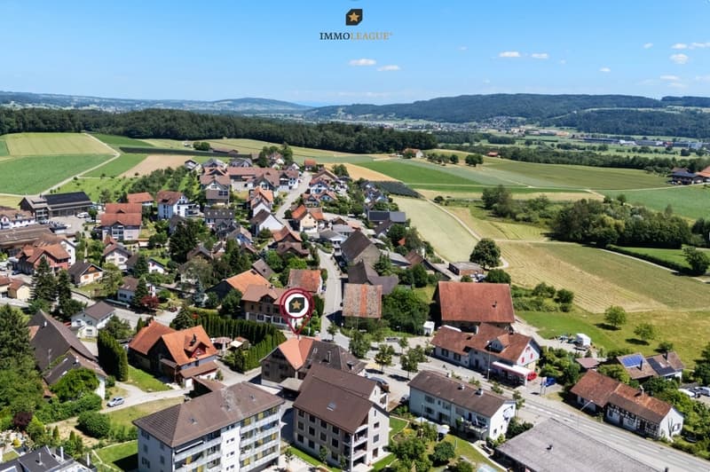 Eingebettet in die sanfte Landschaft des Thurgaus vereint dieses Zuhause naturnahes Wohnen mit guter Erreichbarkeit.
