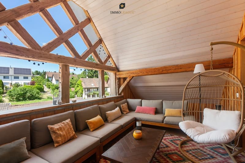 Ein besonderes Highlight der 3.5-Zimmer-Maisonette erwartet Sie auf der zweiten Wohnebene: die grosszügige Loggia.